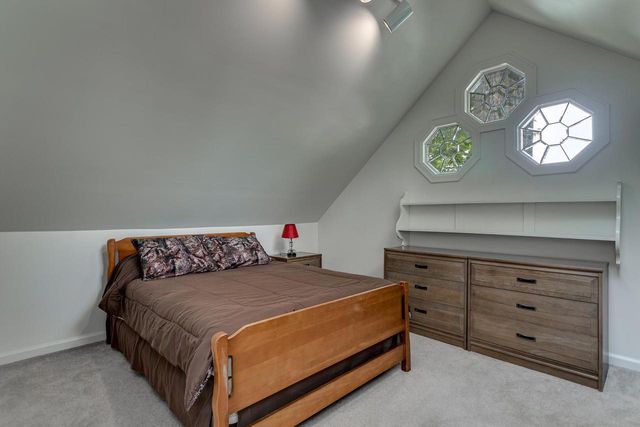 1520 OAKCREST COURT, Appleton, WI 54914