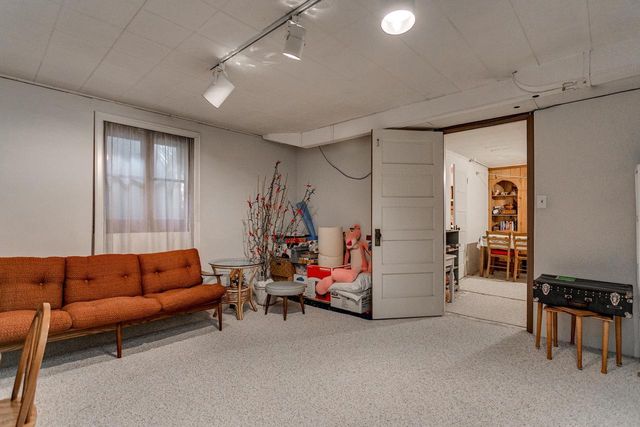 1520 OAKCREST COURT, Appleton, WI 54914