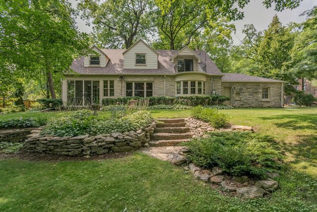 1520 OAKCREST COURT, Appleton, WI 54914