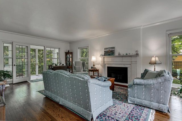1520 OAKCREST COURT, Appleton, WI 54914
