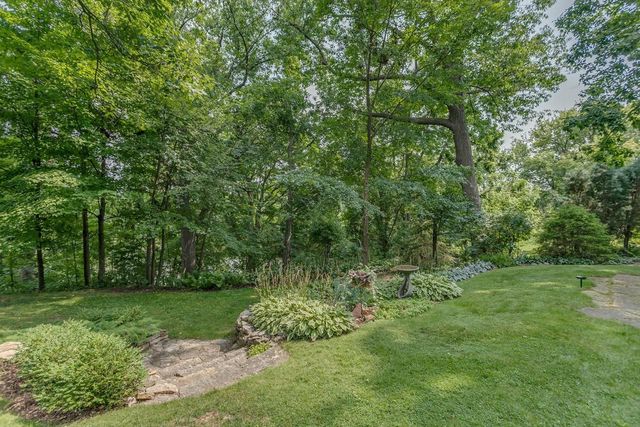 1520 OAKCREST COURT, Appleton, WI 54914