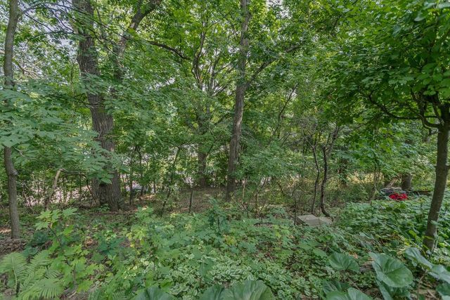 1520 OAKCREST COURT, Appleton, WI 54914