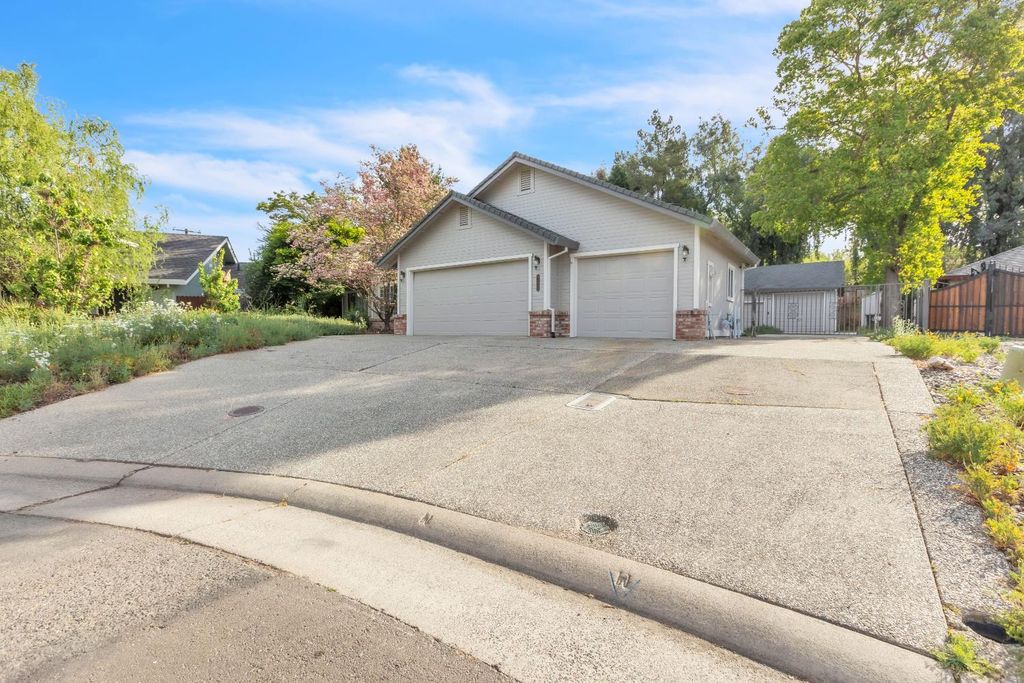 8120 Ella Ct, Citrus Heights, CA 95610