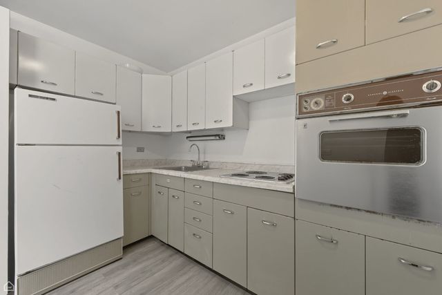 4800 S Chicago Beach Drive 408S, Chicago, IL 60615