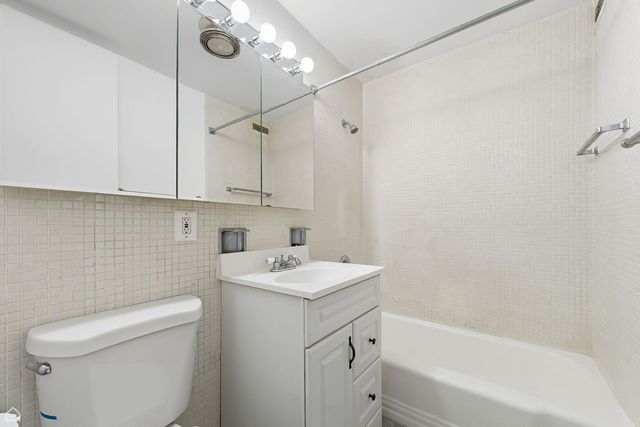 4800 S Chicago Beach Drive 408S, Chicago, IL 60615