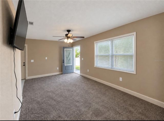 6800 1ST STREET N, St Petersburg, FL 33702