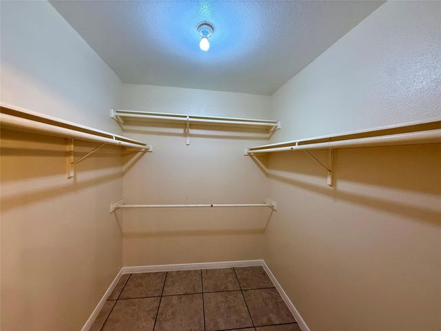 1214 28th Avenue N, Texas City, TX 77590