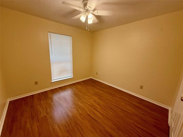 1214 28th Avenue N, Texas City, TX 77590