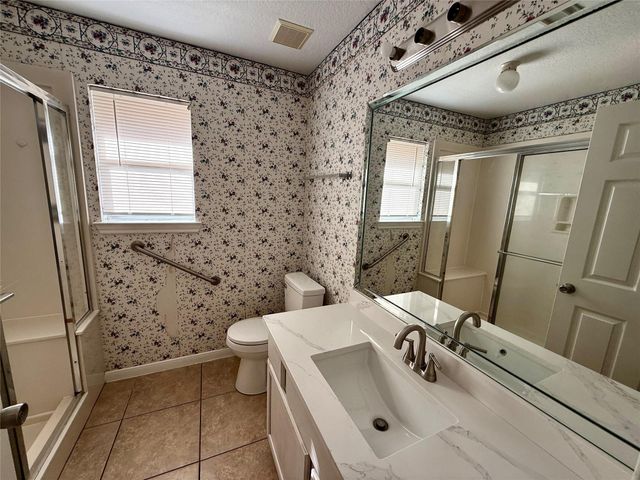 1214 28th Avenue N, Texas City, TX 77590