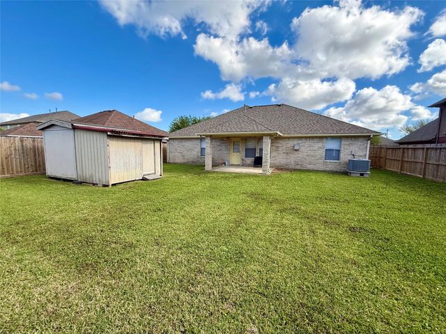 1214 28th Avenue N, Texas City, TX 77590