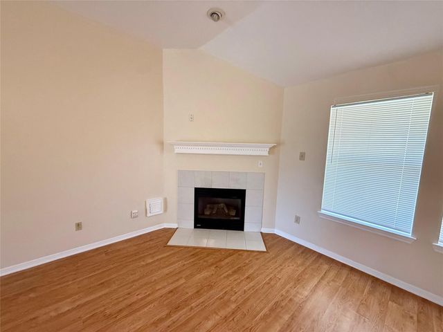 1214 28th Avenue N, Texas City, TX 77590