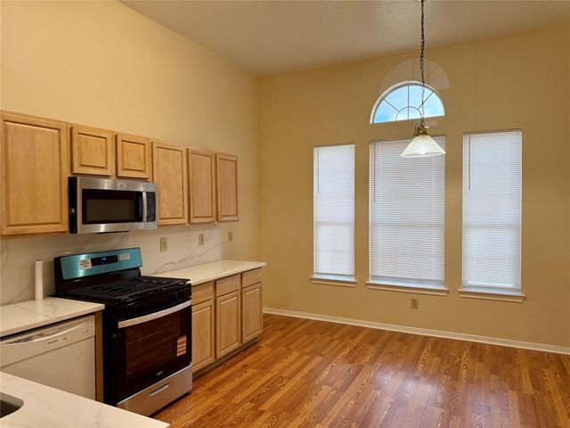 1214 28th Avenue N, Texas City, TX 77590