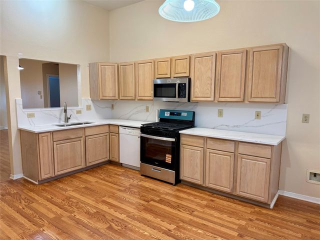 1214 28th Avenue N, Texas City, TX 77590