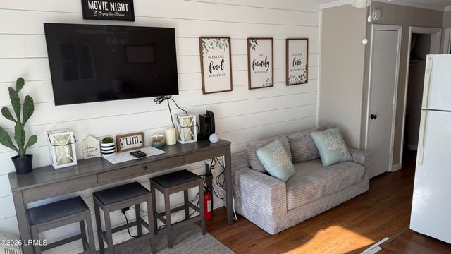 23 S Forest Beach Dr Apt 204, Hilton Head Island, SC 29928