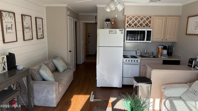 23 S Forest Beach Dr Apt 204, Hilton Head Island, SC 29928