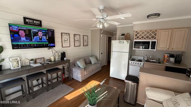 23 S Forest Beach Dr Apt 204, Hilton Head Island, SC 29928