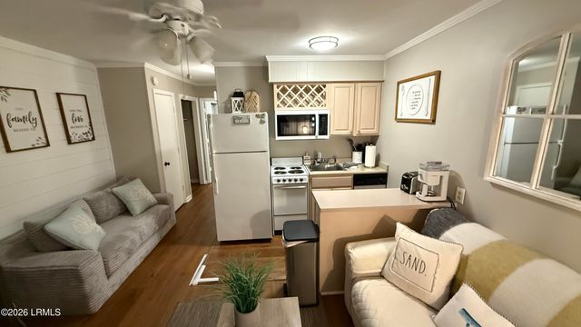 23 S Forest Beach Dr Apt 204, Hilton Head Island, SC 29928