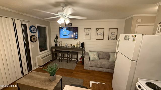 23 S Forest Beach Dr Apt 204, Hilton Head Island, SC 29928