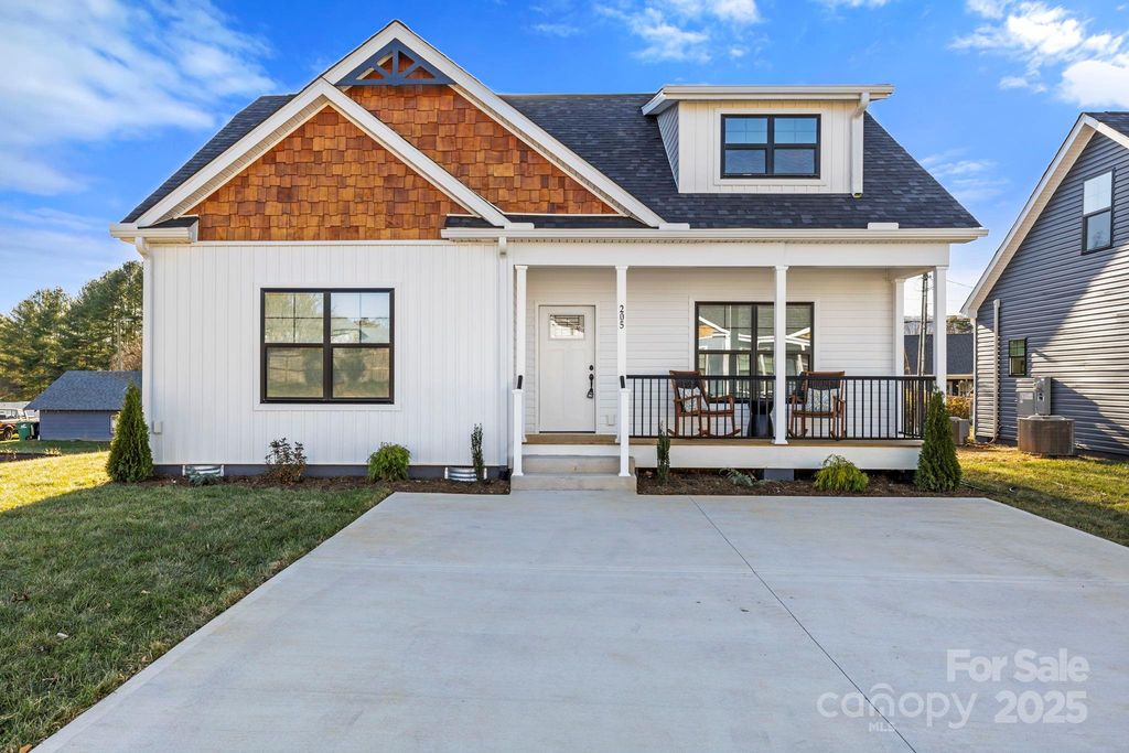 205 Southern Charm Road, Arden, NC 28704