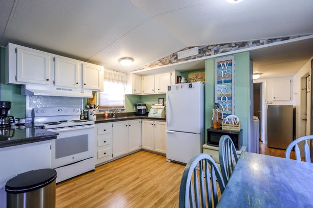 20 Burr Circle, Murrells Inlet, SC 29576