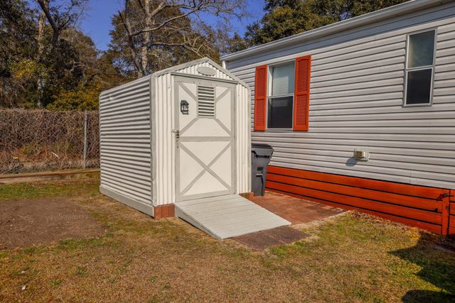 20 Burr Circle, Murrells Inlet, SC 29576