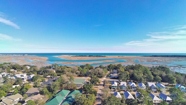 20 Burr Circle, Murrells Inlet, SC 29576