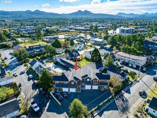 303 AVENUE C, Seaside, OR 97138