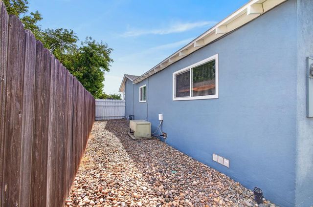 6133 Buckboard Dr, Rio Linda, CA 95673