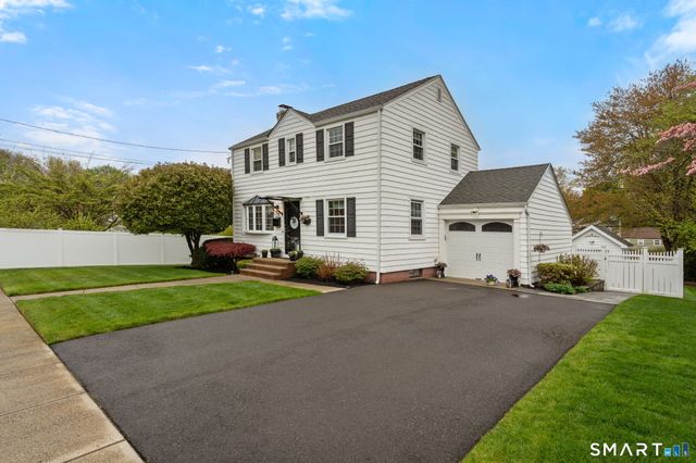 12 Orchard Court, Hamden, CT 06517