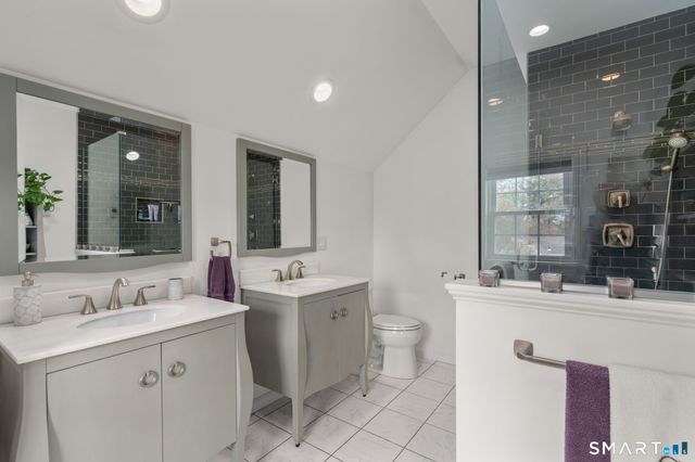 12 Orchard Court, Hamden, CT 06517
