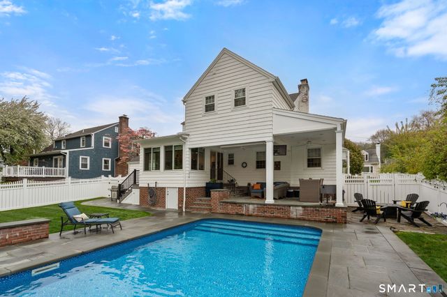 12 Orchard Court, Hamden, CT 06517