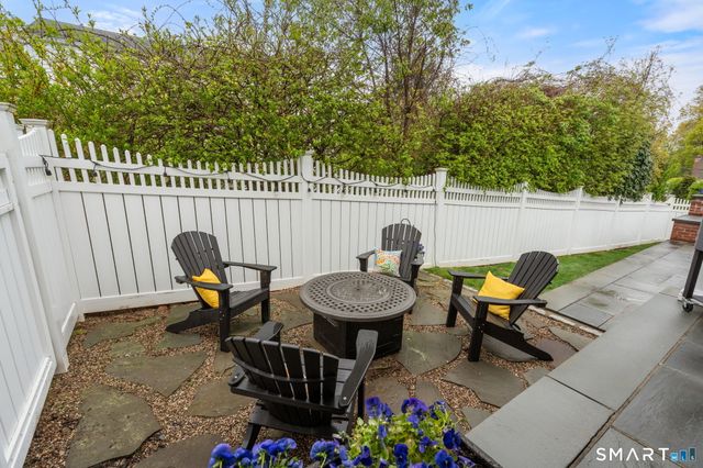 12 Orchard Court, Hamden, CT 06517
