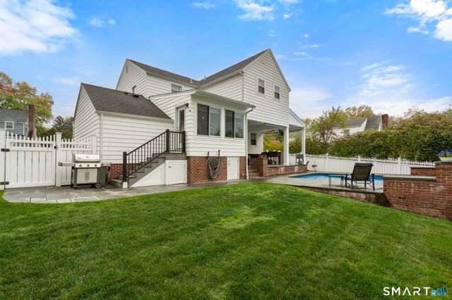 12 Orchard Court, Hamden, CT 06517