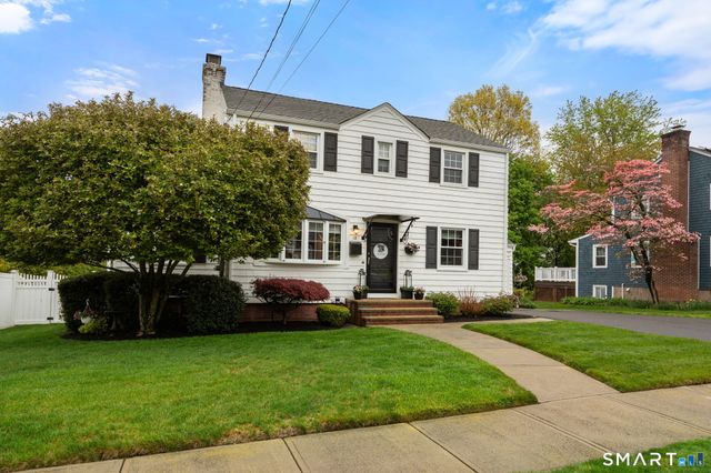 12 Orchard Court, Hamden, CT 06517