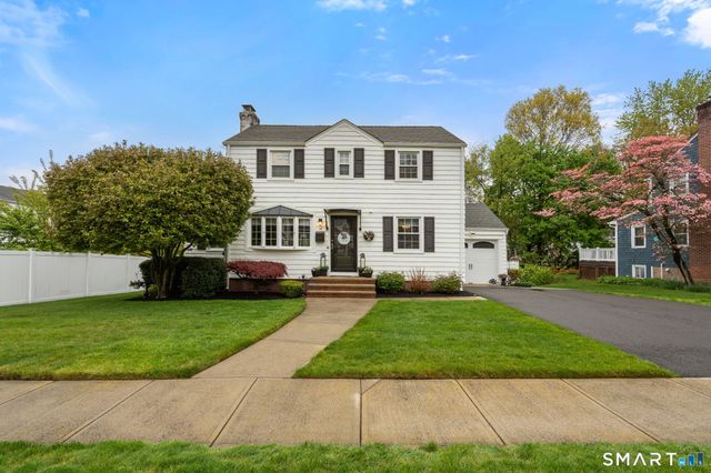 12 Orchard Court, Hamden, CT 06517