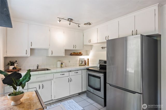 16563 18th Avenue NE, Shoreline, WA 98155