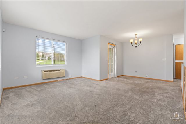 1515 Silverstone Drive 1515, Carpentersville, IL 60110