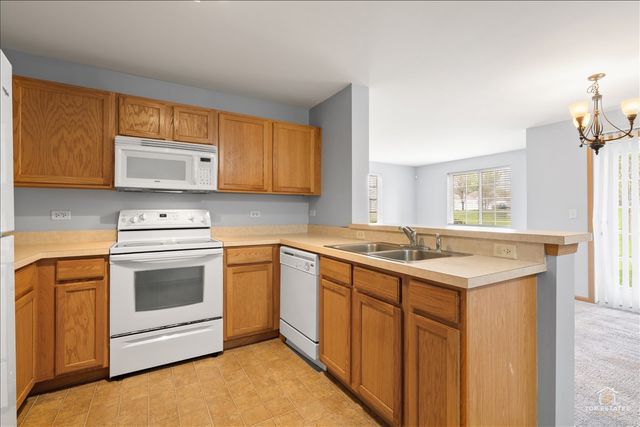 1515 Silverstone Drive 1515, Carpentersville, IL 60110