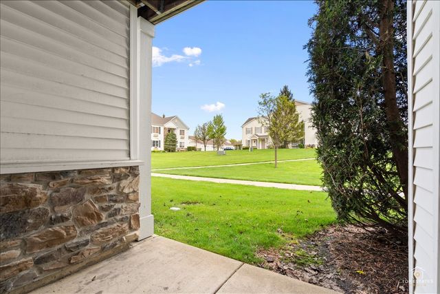 1515 Silverstone Drive 1515, Carpentersville, IL 60110