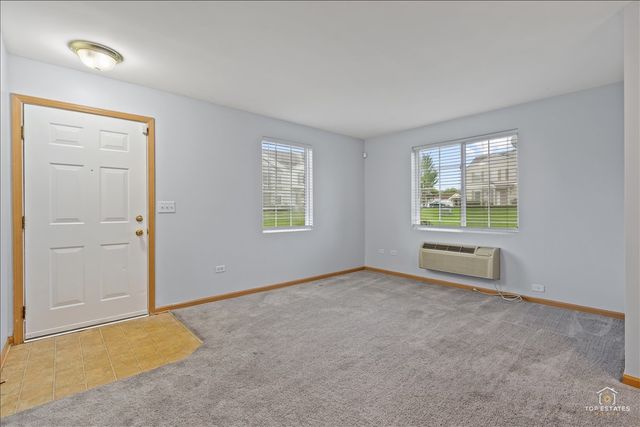 1515 Silverstone Drive 1515, Carpentersville, IL 60110