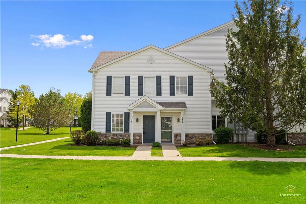 1515 Silverstone Drive 1515, Carpentersville, IL 60110