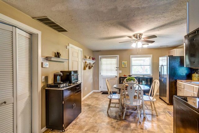 208 Rockcastle Street, Berea, KY 40403