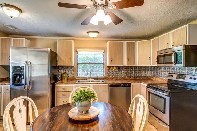 208 Rockcastle Street, Berea, KY 40403