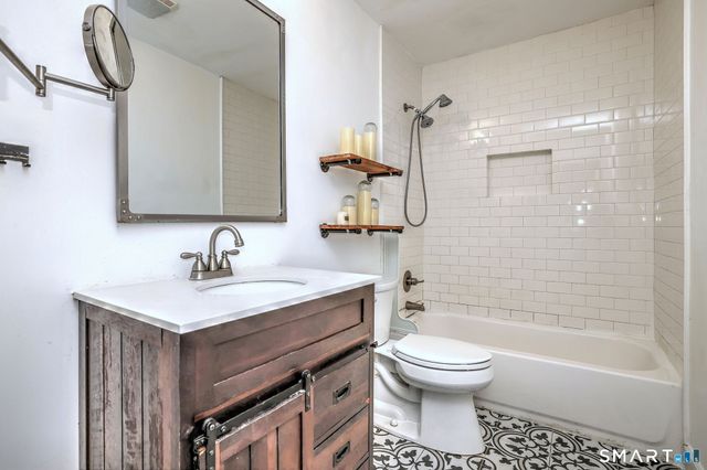 42 Highland Avenue, Ansonia, CT 06401