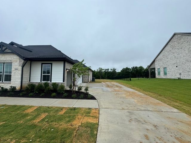 411 Indian Creek Road, Van Alstyne, TX 75495