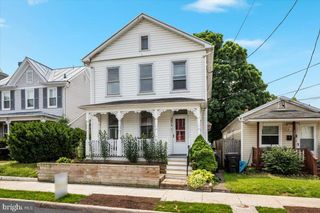 307-1/2 E PICCADILLY ST, Winchester, VA 22601
