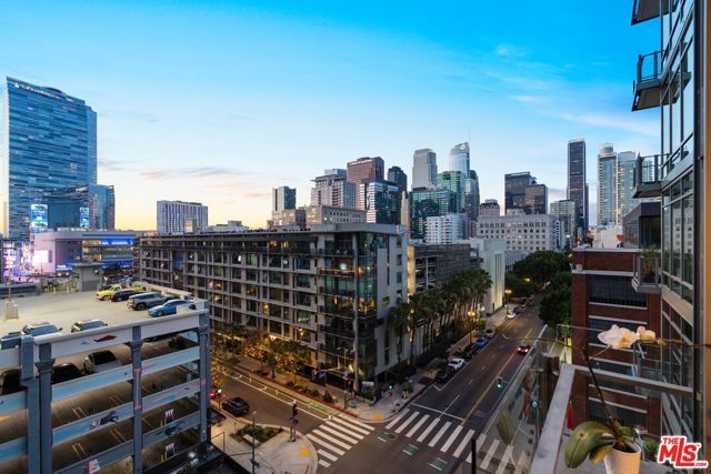 1100 S Hope Street 814, Los Angeles, CA 90015