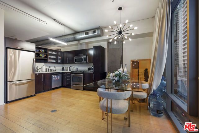 1100 S Hope Street 814, Los Angeles, CA 90015