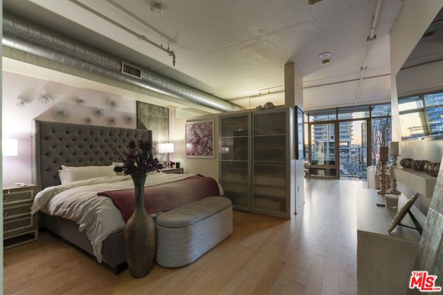 1100 S Hope Street 814, Los Angeles, CA 90015