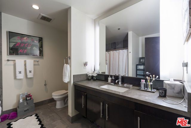 1100 S Hope Street 814, Los Angeles, CA 90015